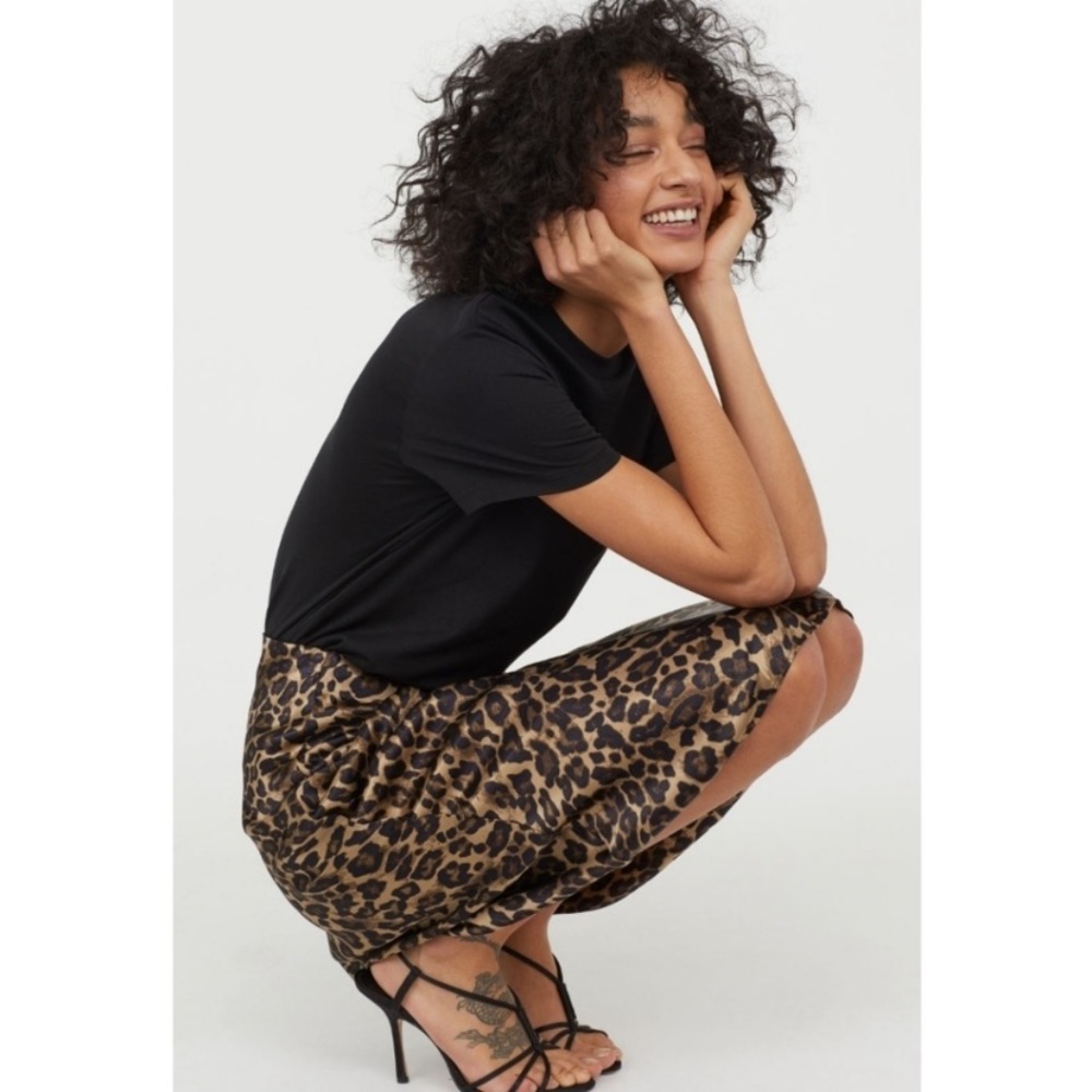 Blogger Leopard midi slip skirt